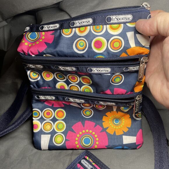 Le Sportsac Crossbody Handbag w/ 3 Zippers - Girl Talk Graphics Design 7.5" x 9 - Picture 4 of 8